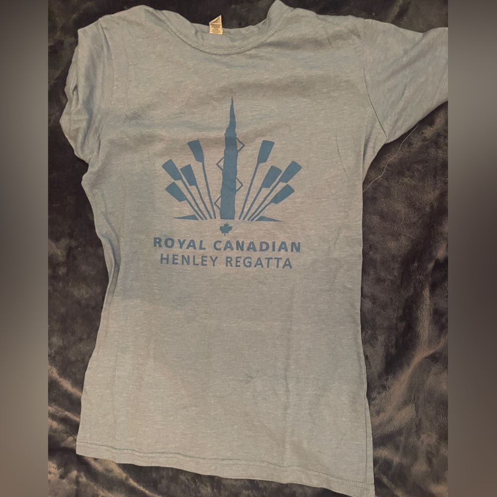 Deluxe/ medium/ blue t-shirt
